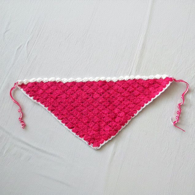 Pañoleta Tejida Crochet Luz, Fucsia & Blanco